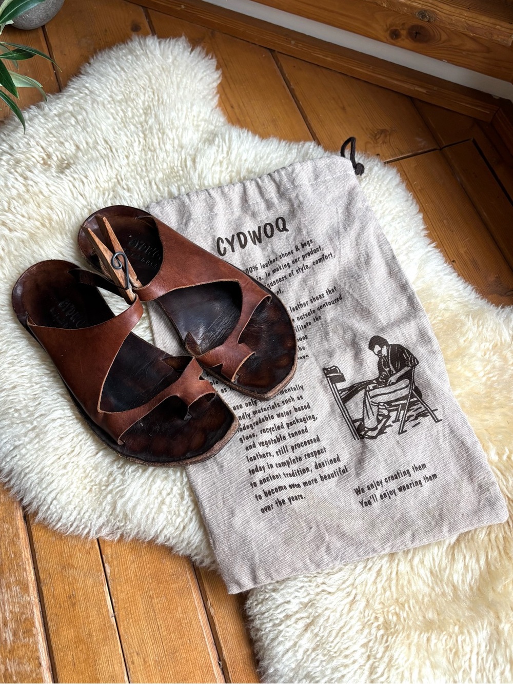 Cydwoq Handcrafted Leather Sandals